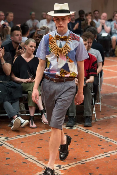 Look 57